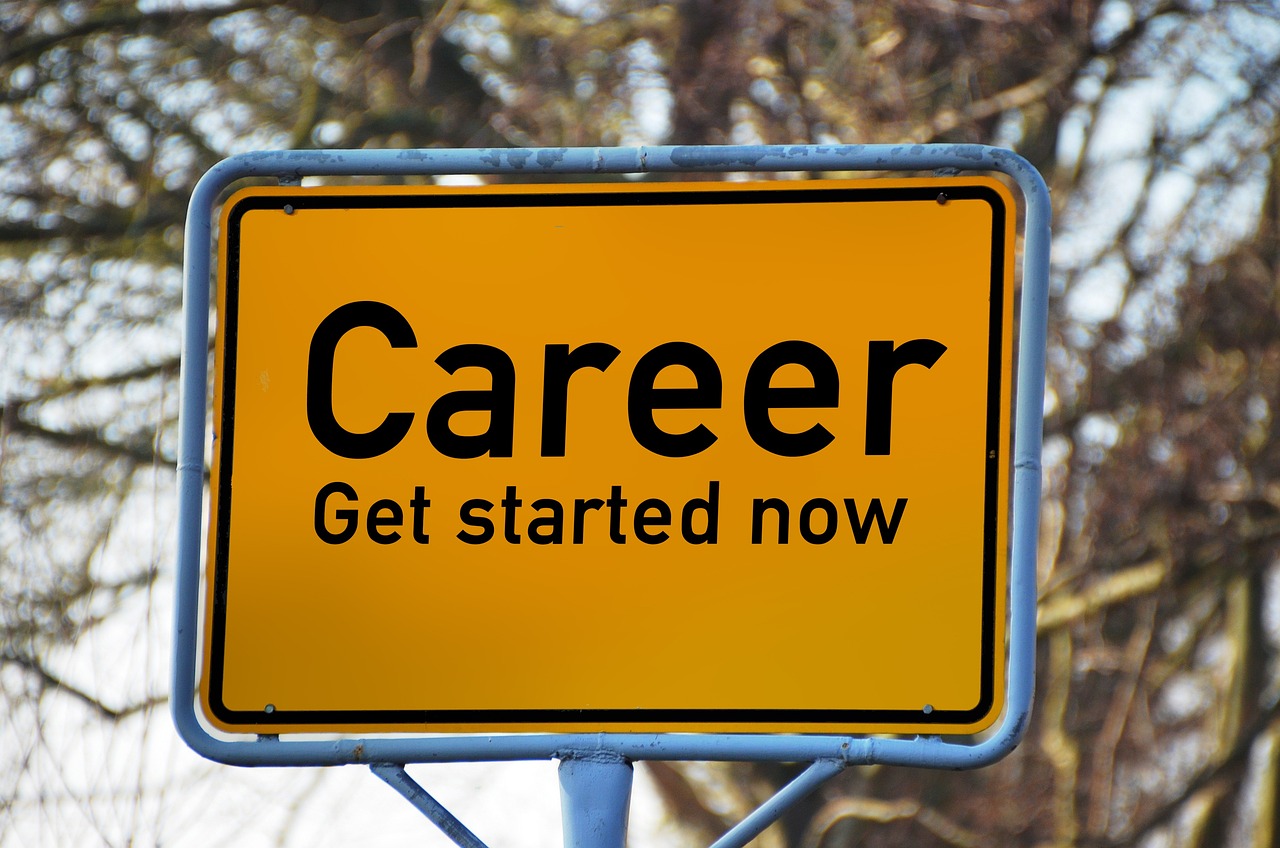 CAREERの標識